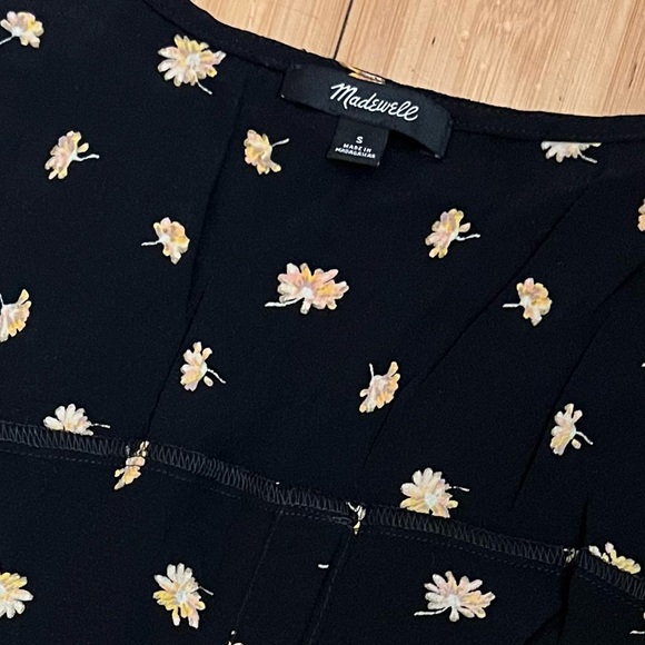 Madewell Drapey V-Neck Button Back Top Black French Daisies Size S - Picture 7 of 15